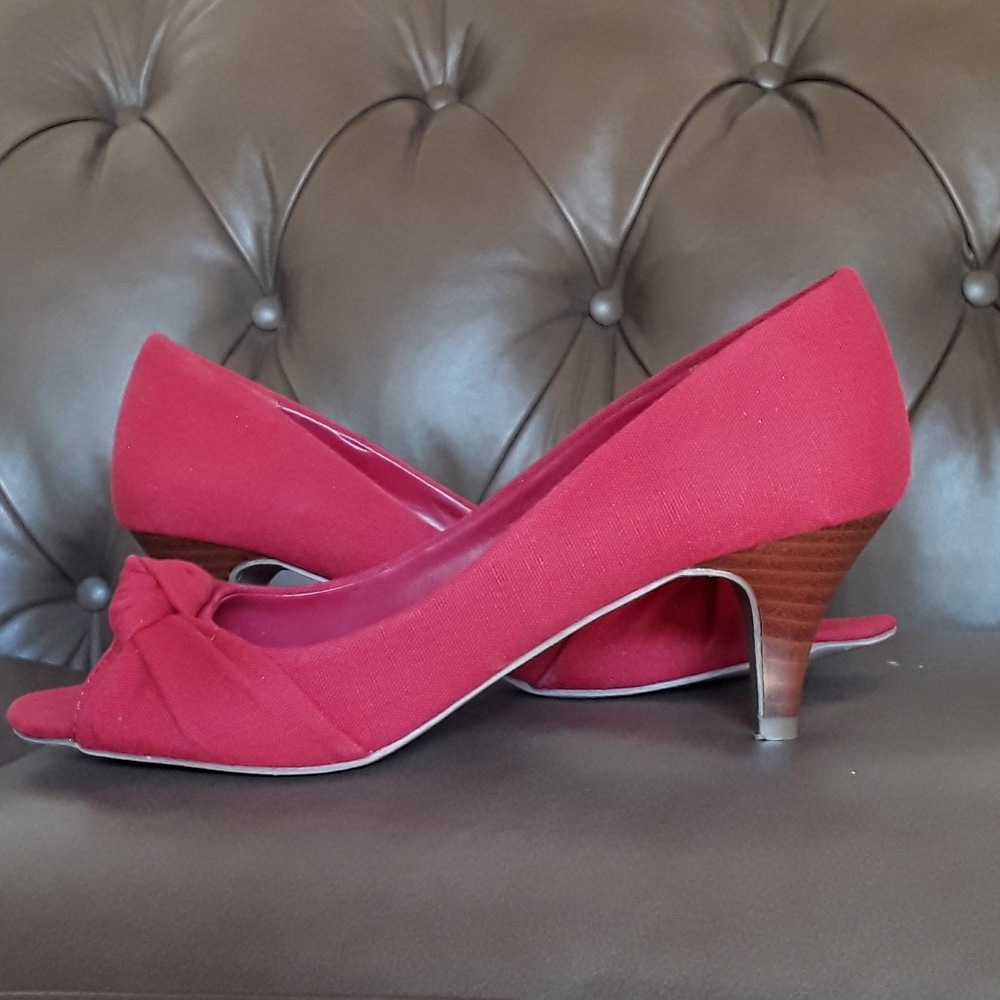 American Eagle Red Short Heels